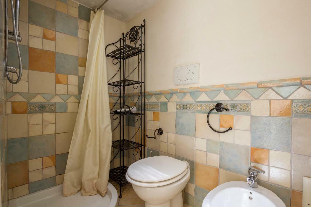 Explore The Historic City On Foot From An Old Town House Lecce Exteriör bild